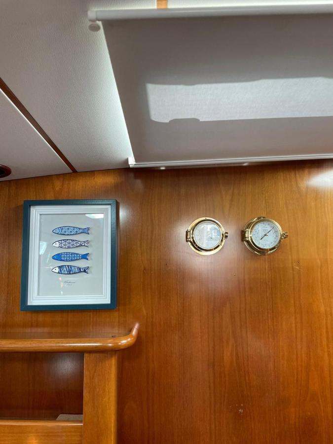 فندق برشلونةفي  Beautiful And Comfortable Sailboat With Secure Parking Available المظهر الخارجي الصورة