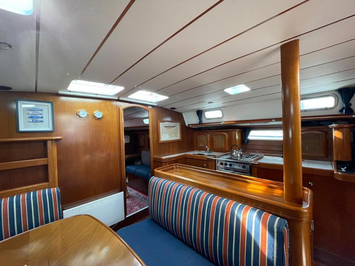 فندق برشلونةفي  Beautiful And Comfortable Sailboat With Secure Parking Available المظهر الخارجي الصورة