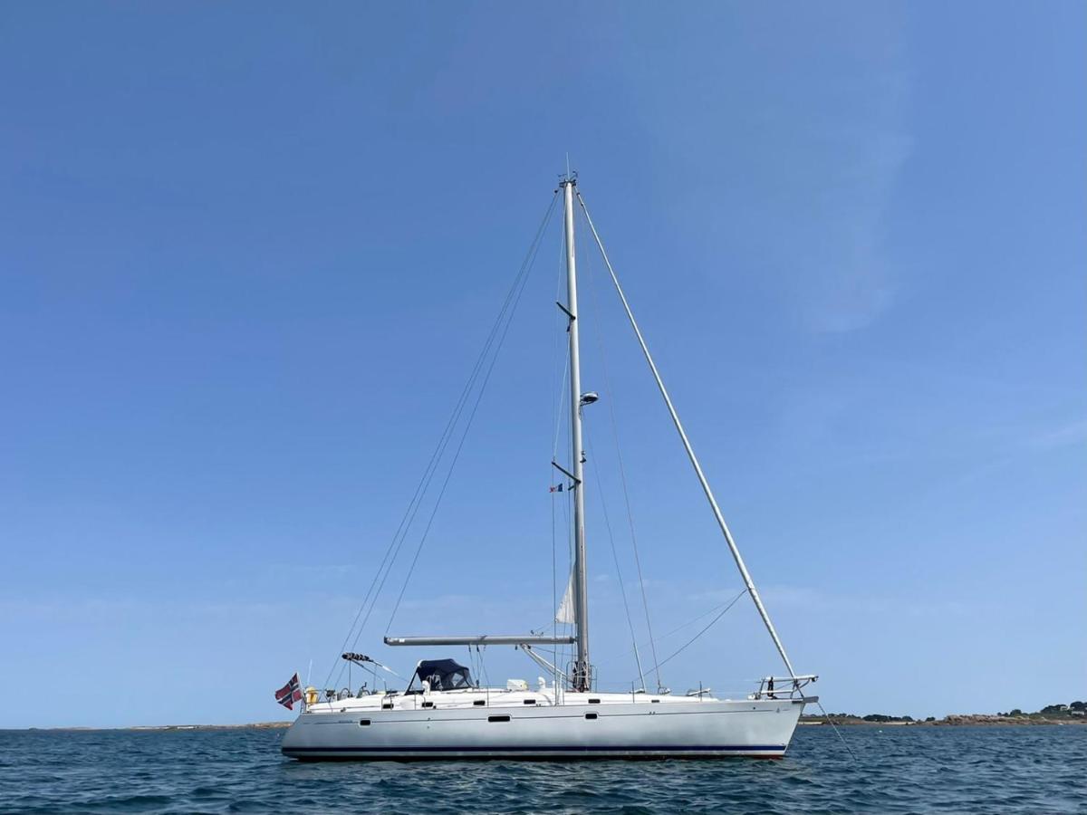 فندق برشلونةفي  Beautiful And Comfortable Sailboat With Secure Parking Available المظهر الخارجي الصورة