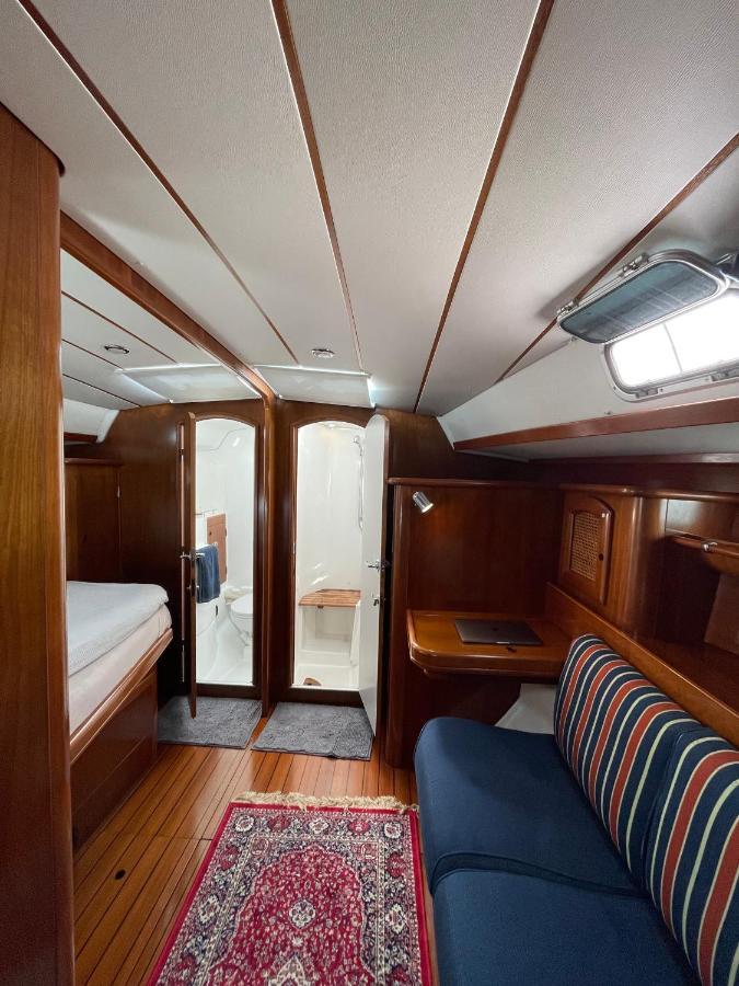 فندق برشلونةفي  Beautiful And Comfortable Sailboat With Secure Parking Available المظهر الخارجي الصورة